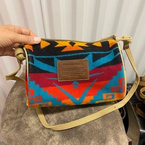 Pendleton wool purse with removable strap